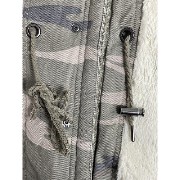 Rails Jacket Whitaker Sage Camo Utility Faux Fur Lined Outdoors FLAW - Picture 15 of 16